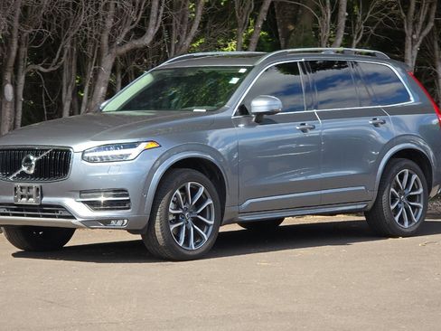 Used 2017 Volvo XC90 T6 Momentum w/ Vision Package AWD/4WD image 8