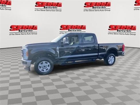 Used 2025 Ford F250 XLT image 5