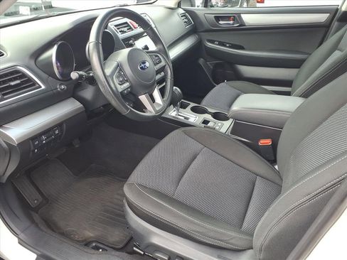 Used 2017 Subaru Outback 2.5i Premium image 11