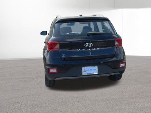 New 2026 Hyundai Venue SEL FWD image 8