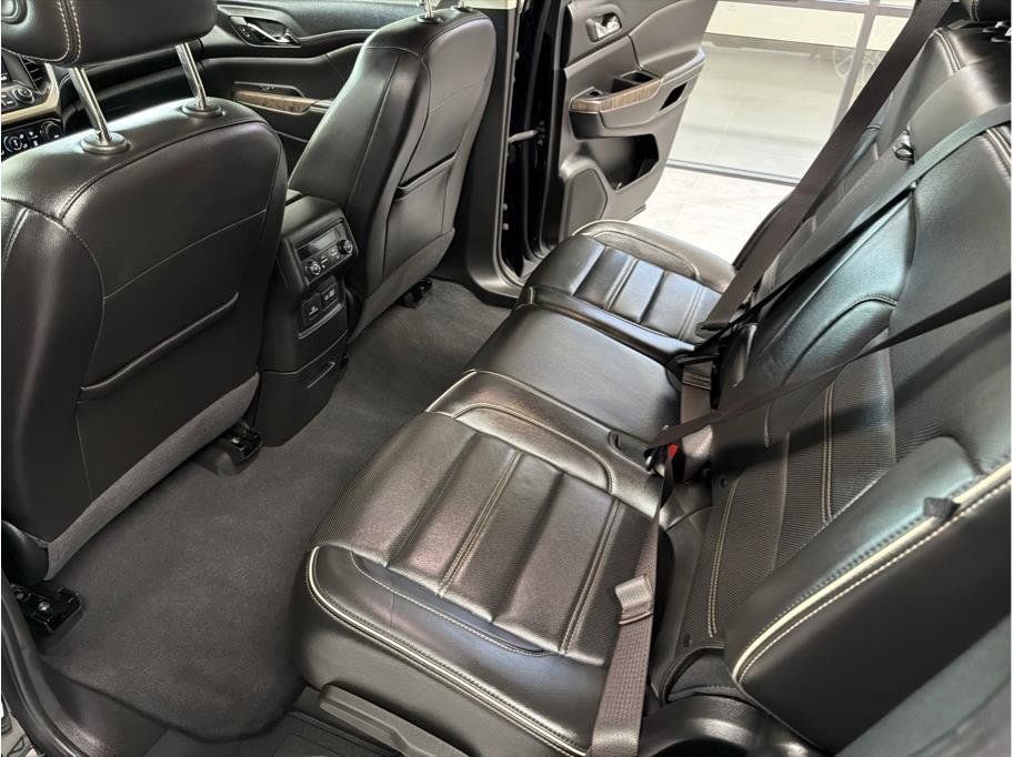 Used 2023 GMC Acadia Denali FWD image 11