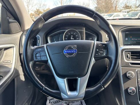 Used 2015 Volvo V60 T5 image 20