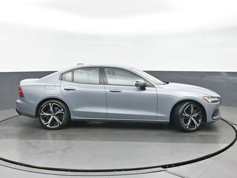 Used 2024 Volvo S60 B5 Core AWD/4WD image 2