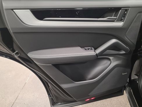 New 2026 Porsche Cayenne image 26