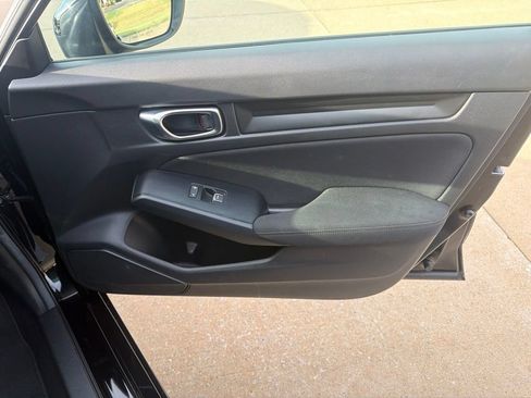 Used 2025 Honda Civic LX image 32