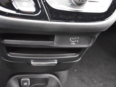 New 2026 Chrysler Pacifica Select image 20