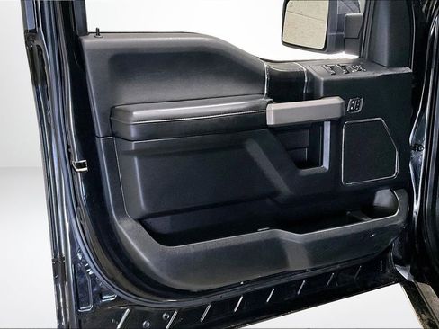 Used 2018 Ford F150 Platinum image 19