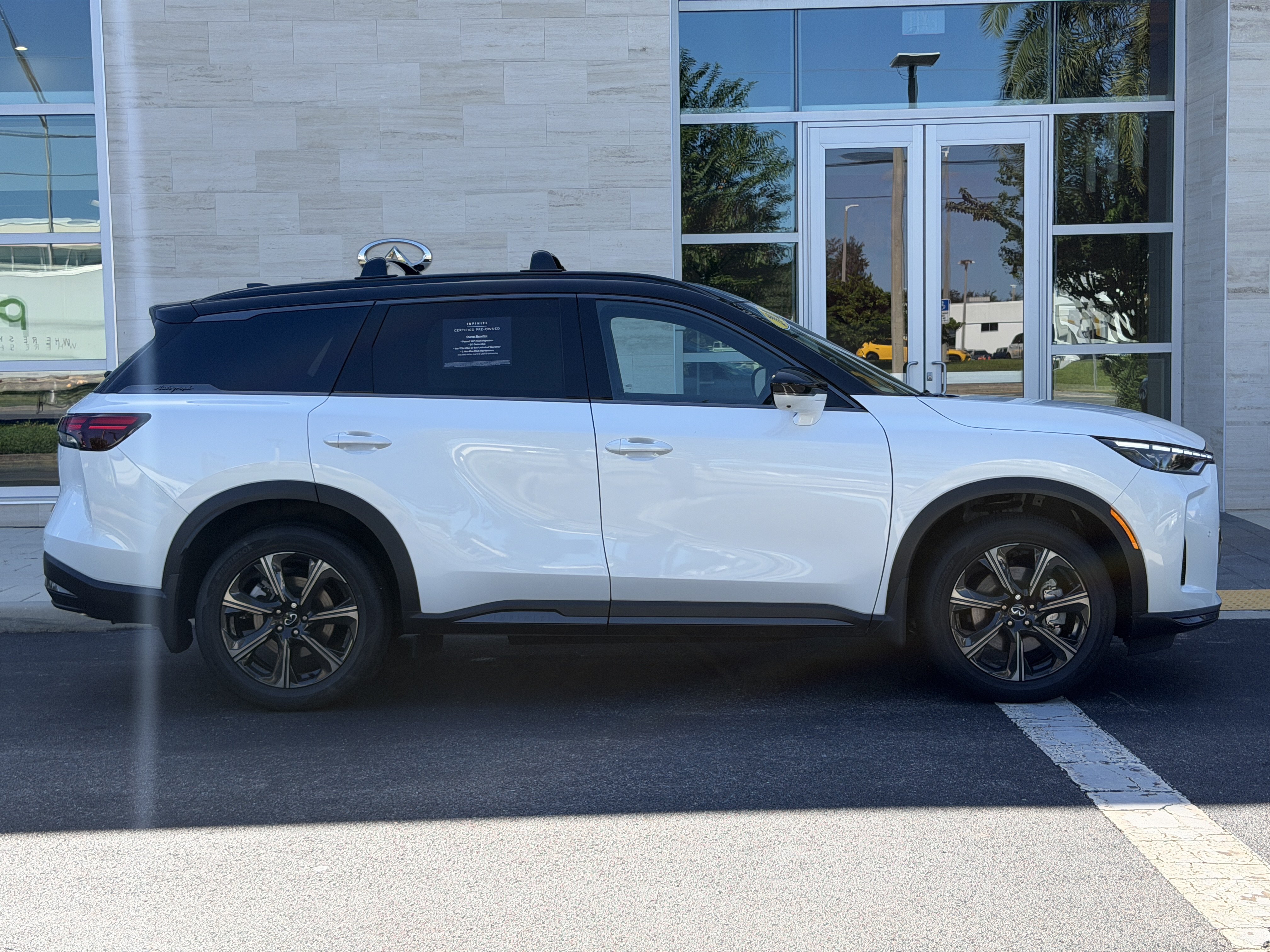 Certified 2027 INFINITI QX60 Autograph w/ Dark Cargo Package AWD/4WD image 8