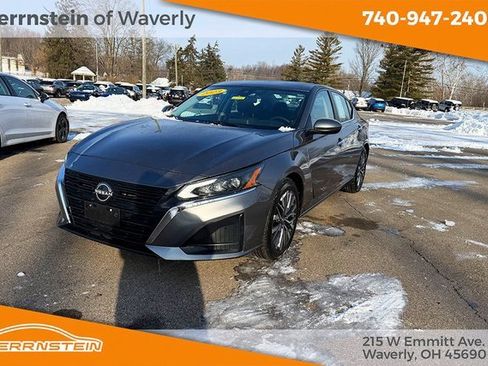 Used 2023 Nissan Altima 2.5 SV image 3