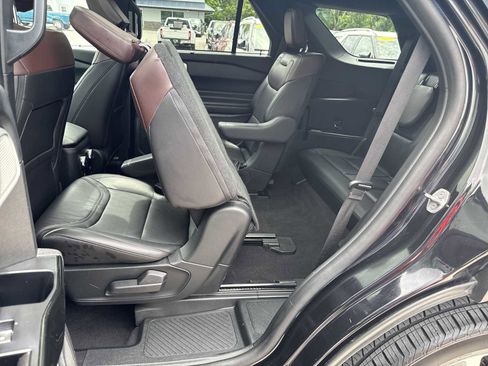 Used 2022 Ford Explorer Platinum w/ Equipment Group 601A image 73