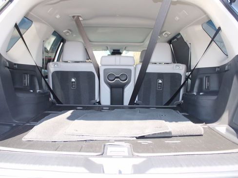 Certified 2025 Honda Pilot Touring image 38