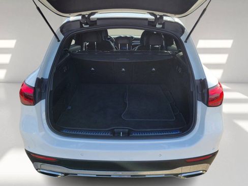 Used 2024 Mercedes-Benz GLC 300 w/ Winter Package image 6