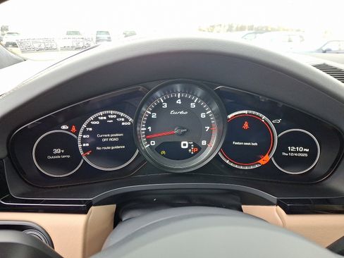 Used 2019 Porsche Cayenne Turbo image 20