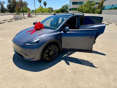 Used 2022 Tesla Model Y Performance AWD/4WD image 39