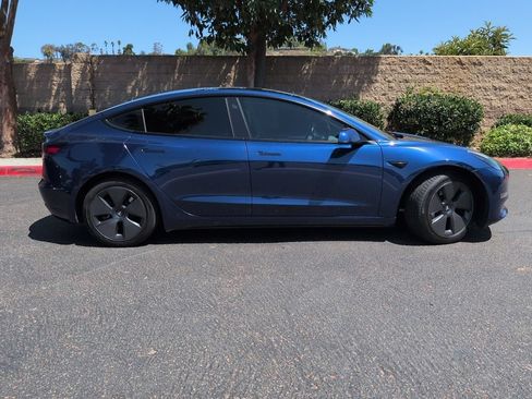 Used 2023 Tesla Model 3 Standard Range RWD image 9