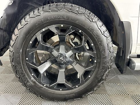 Used 2019 RAM 1500 Classic SLT image 36