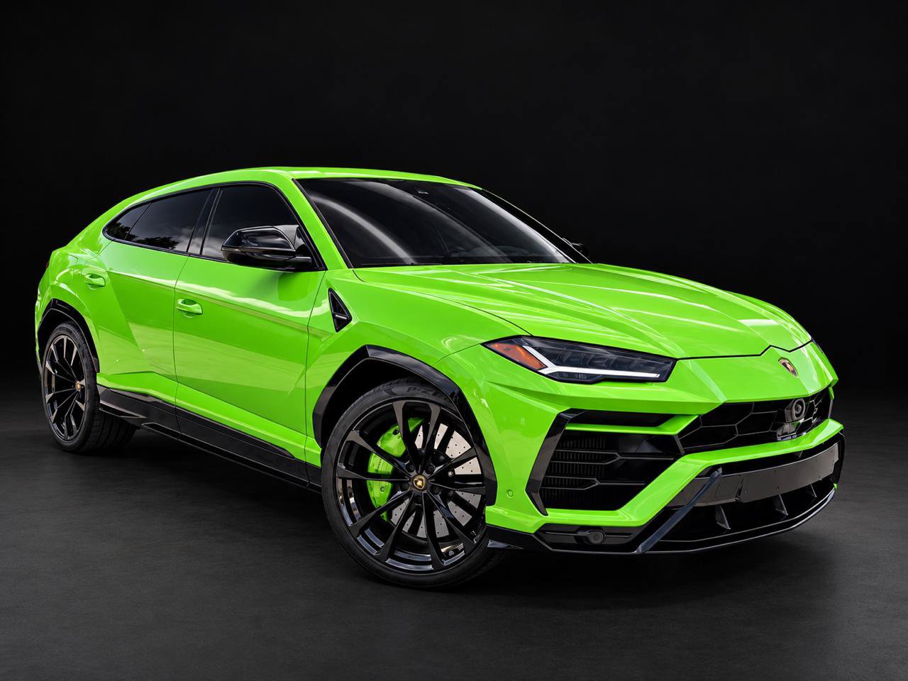 Used 2022 Lamborghini Urus AWD/4WD image 1