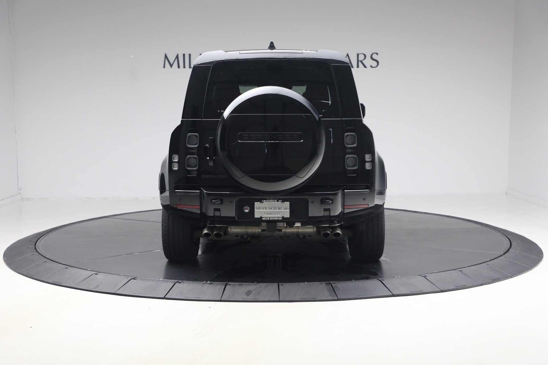 Used 2024 Land Rover Defender 110 V8 AWD/4WD image 6