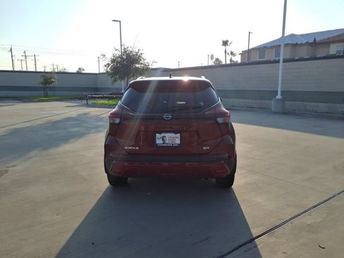 Used 2023 Nissan Kicks SR FWD image 4