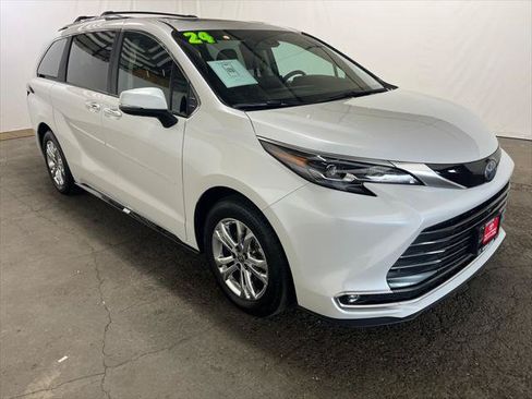 Certified 2024 Toyota Sienna Platinum AWD/4WD image 1