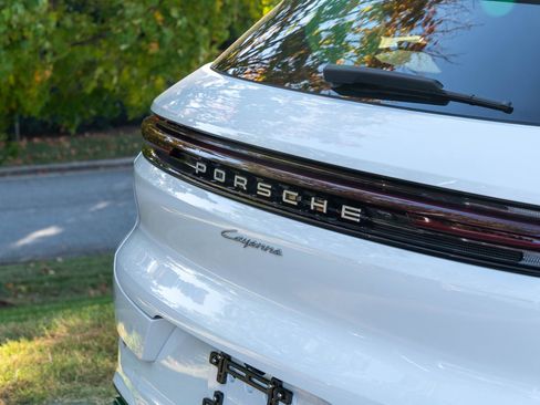 Certified 2025 Porsche Cayenne image 15