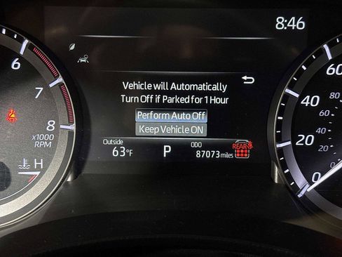 Used 2024 Toyota Highlander LE AWD/4WD image 20