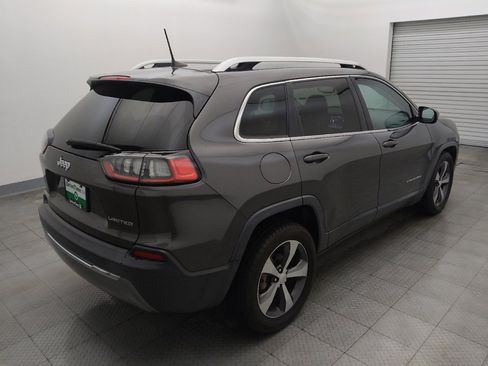 Used 2019 Jeep Cherokee Limited FWD image 9