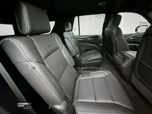 Used 2024 Cadillac Escalade Luxury image 29