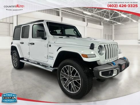 Used 2023 Jeep Wrangler Unlimited Sahara image 8