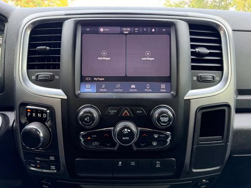 Used 2022 RAM 1500 Warlock AWD/4WD image 17