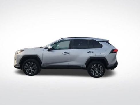 Used 2022 Toyota RAV4 XLE Premium image 14
