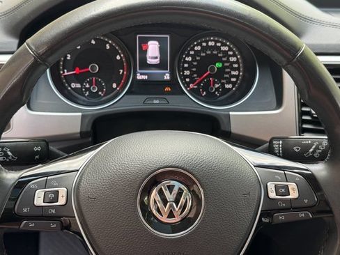 Used 2018 Volkswagen Atlas SEL w/ R-Line Package FWD image 13