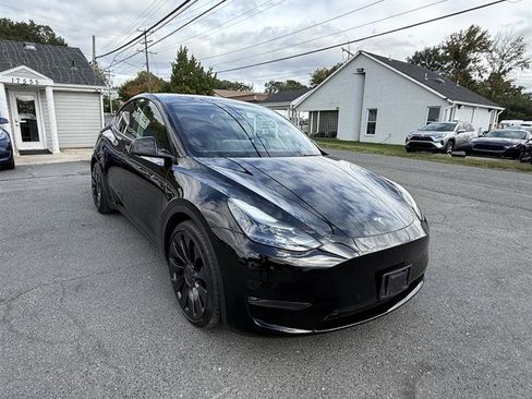 Used 2023 Tesla Model Y Performance AWD/4WD image 9