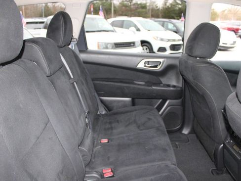 Used 2015 Nissan Pathfinder SV image 18