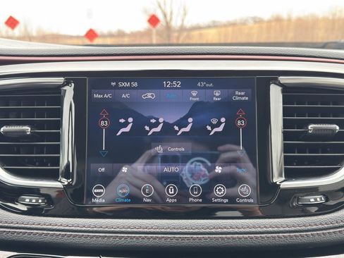 Used 2020 Chrysler Pacifica Limited image 24