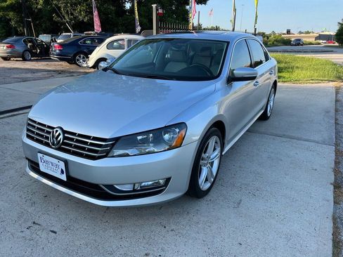 Used 2013 Volkswagen Passat TDI SE FWD image 2