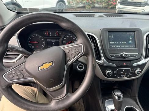 Used 2018 Chevrolet Equinox LS FWD image 13