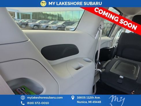 Used 2018 Chrysler Pacifica LX image 16