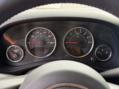 Used 2018 Jeep Wrangler Sport AWD/4WD image 7