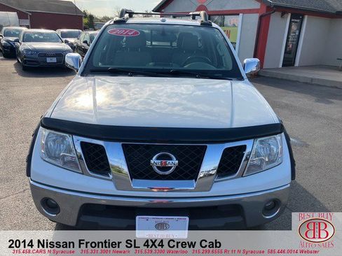 Used 2014 Nissan Frontier SL w/ SL Moonroof Package AWD/4WD image 8