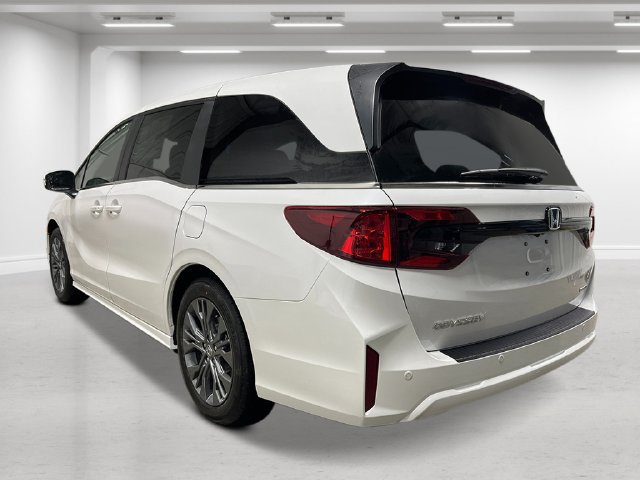 New 2026 Honda Odyssey Touring image 5