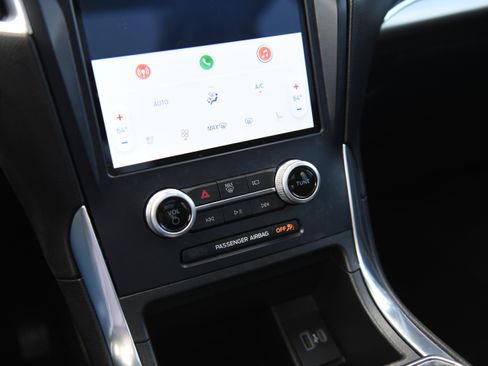 Used 2022 Ford Edge Titanium image 19