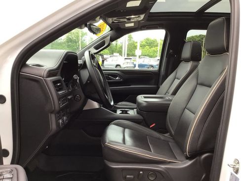 Used 2024 Chevrolet Suburban Premier AWD/4WD image 24