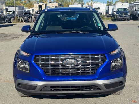 Used 2023 Hyundai Venue SEL image 10