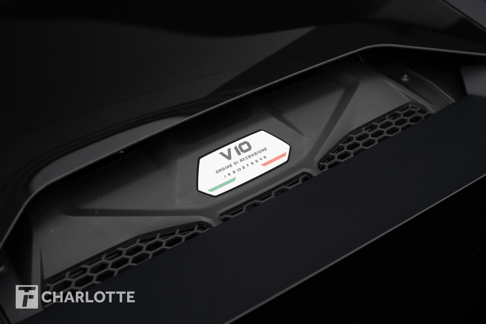 Used 2020 Lamborghini Huracan EVO RWD image 20