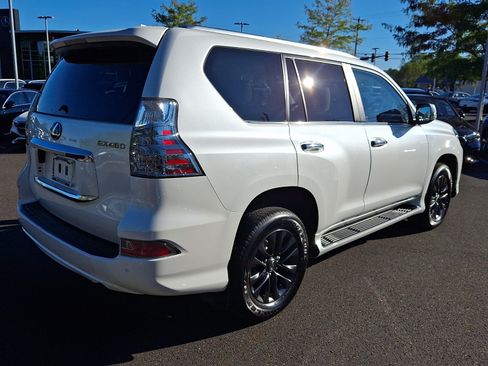 Used 2023 Lexus GX 460 Premium w/ Premium Package AWD/4WD image 6