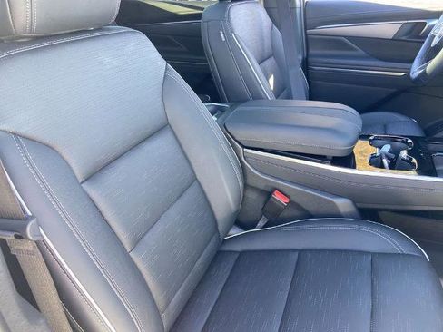 Used 2025 Buick Enclave Sport Touring w/ Super Cruise Package image 25