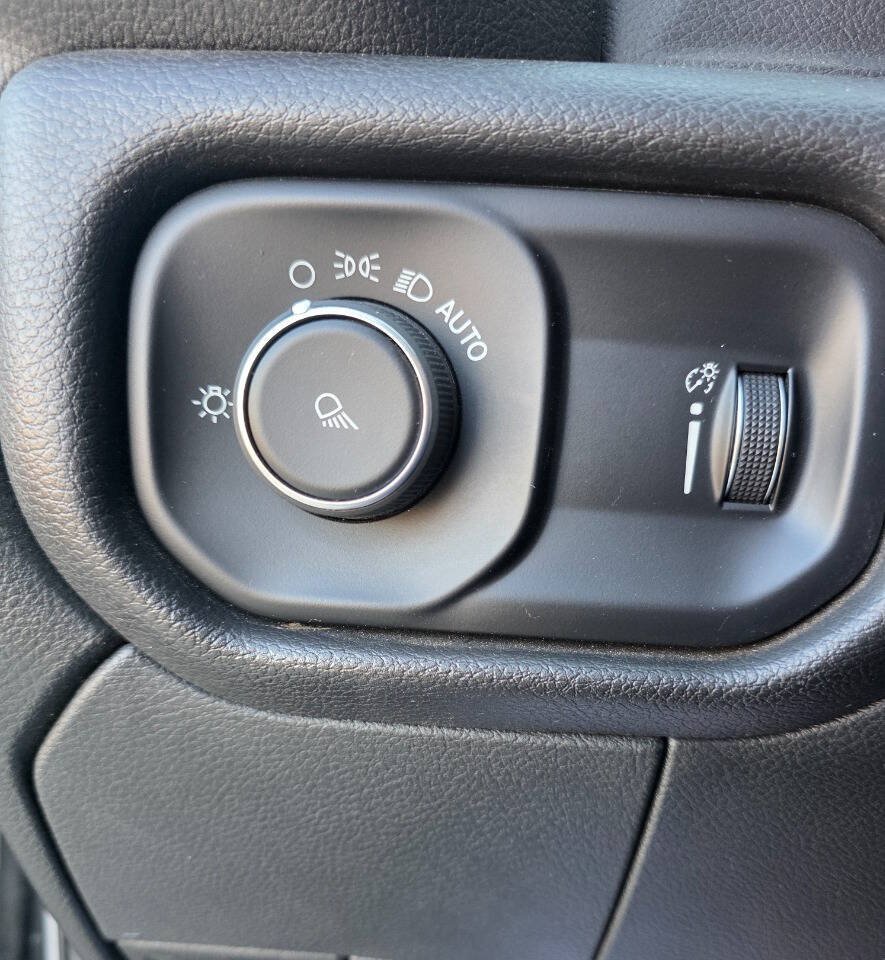 Used 2022 RAM 3500 Tradesman AWD/4WD image 14