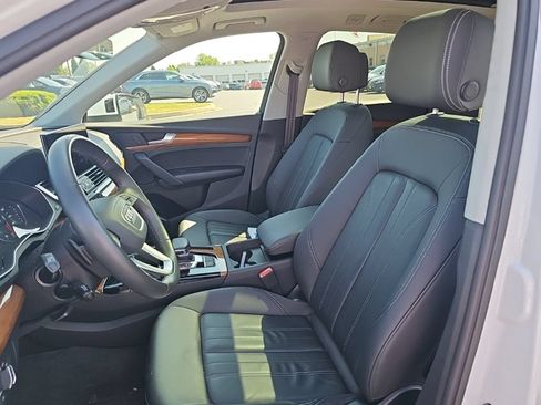 Used 2023 Audi Q5 2.0T Premium w/ Convenience Package AWD/4WD image 3