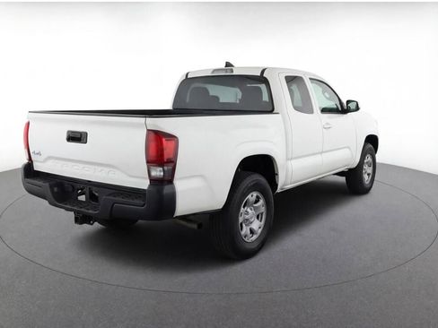 Certified 2022 Toyota Tacoma SR AWD/4WD image 34